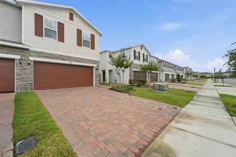 Adosado en venta en Kissimmee, Florida, 4 dormitorios, 178.19 m2 № 2129426 - foto 3