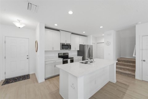Adosado en venta en Kissimmee, Florida, 4 dormitorios, 178.19 m2 № 2129426 - foto 4