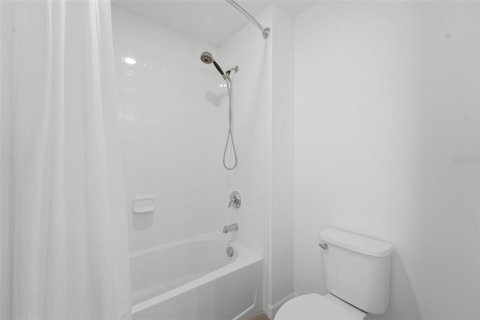 Adosado en venta en Kissimmee, Florida, 4 dormitorios, 178.19 m2 № 2129426 - foto 23