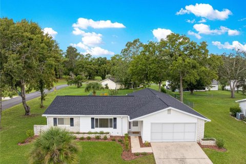Casa en Ocala, Florida 3 dormitorios, 154.87 m2 № 2360596