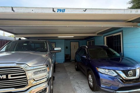 House in Tampa, Florida 2 bedrooms, 166.39 sq.m. № 2195678 - photo 5