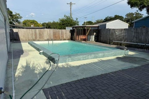 House in Tampa, Florida 2 bedrooms, 166.39 sq.m. № 2195678 - photo 11