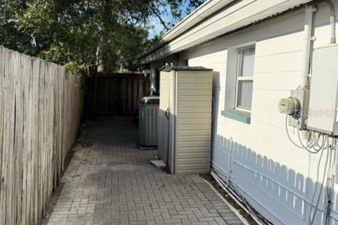 House in Tampa, Florida 2 bedrooms, 166.39 sq.m. № 2195678 - photo 6