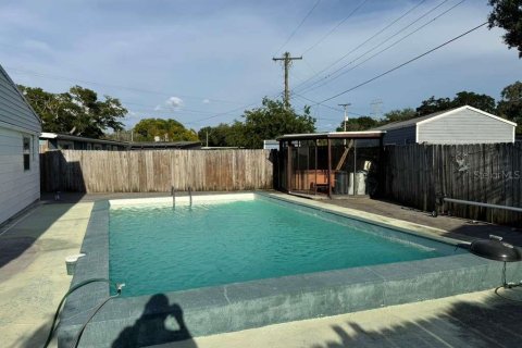 House in Tampa, Florida 2 bedrooms, 166.39 sq.m. № 2195678 - photo 9