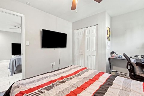 Villa ou maison à vendre à Poinciana, Floride: 3 chambres, 91.79 m2 № 2291833 - photo 19
