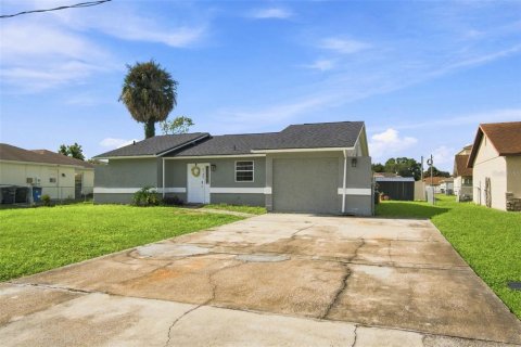 Villa ou maison à vendre à Poinciana, Floride: 3 chambres, 91.79 m2 № 2291833 - photo 3