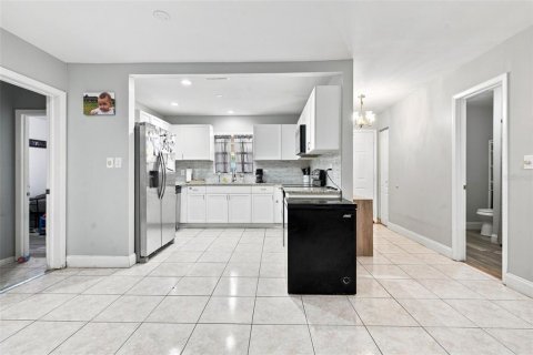Villa ou maison à vendre à Poinciana, Floride: 3 chambres, 91.79 m2 № 2291833 - photo 7