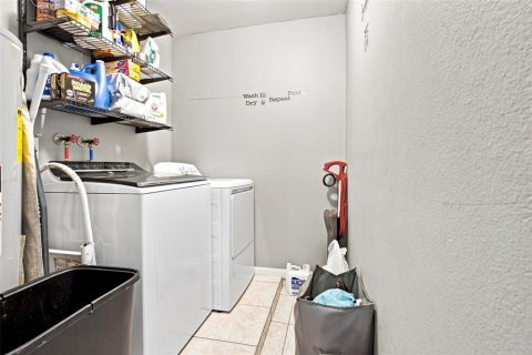Villa ou maison à vendre à Poinciana, Floride: 3 chambres, 91.79 m2 № 2291833 - photo 22