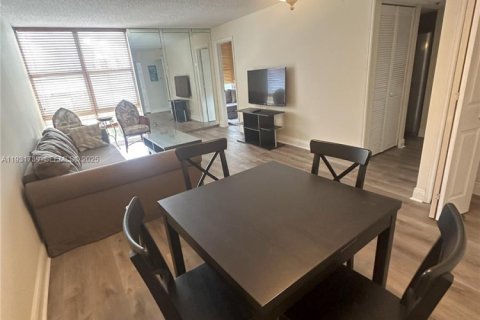 Copropriété à louer à Sunny Isles Beach, Floride: 1 chambre, 67.35 m2 № 1990536 - photo 3