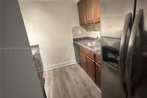 Copropriété à louer à Sunny Isles Beach, Floride: 1 chambre, 67.35 m2 № 1990536 - photo 6