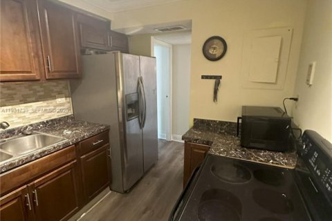 Copropriété à louer à Sunny Isles Beach, Floride: 1 chambre, 67.35 m2 № 1990536 - photo 7