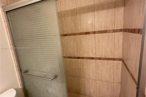 Copropriété à louer à Sunny Isles Beach, Floride: 1 chambre, 67.35 m2 № 1990536 - photo 10