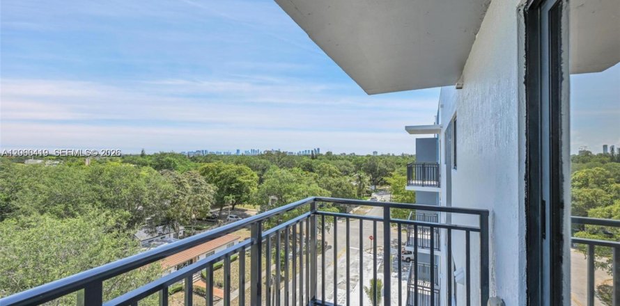 Appartement à North Miami, Floride 2 chambres, 83.7 m2 № 2185555