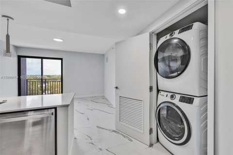 Appartement à louer à North Miami, Floride: 2 chambres, 83.7 m2 № 2185555 - photo 7