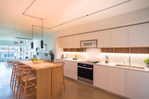Condo in Bal Harbour, Florida, 1 bedroom  № 1761796 - photo 2