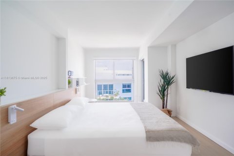 Condo in Bal Harbour, Florida, 1 bedroom  № 1761796 - photo 7