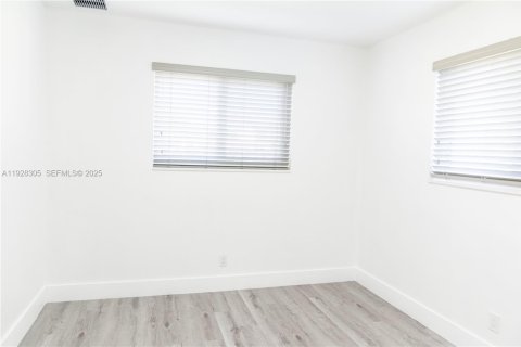 Villa ou maison à vendre à Lauderhill, Floride: 3 chambres, 133.69 m2 № 1988337 - photo 28