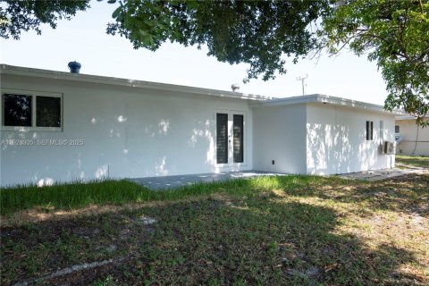 Villa ou maison à vendre à Lauderhill, Floride: 3 chambres, 133.69 m2 № 1988337 - photo 7