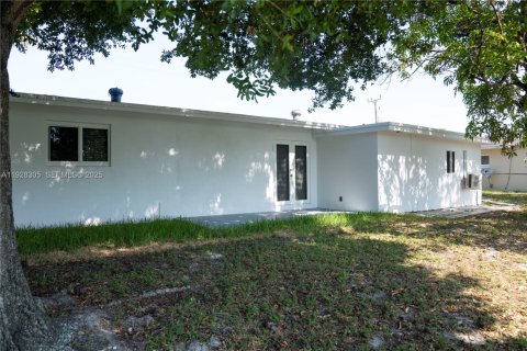 Villa ou maison à vendre à Lauderhill, Floride: 3 chambres, 133.69 m2 № 1988337 - photo 3