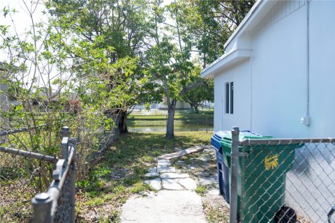Villa ou maison à vendre à Lauderhill, Floride: 3 chambres, 133.69 m2 № 1988337 - photo 10