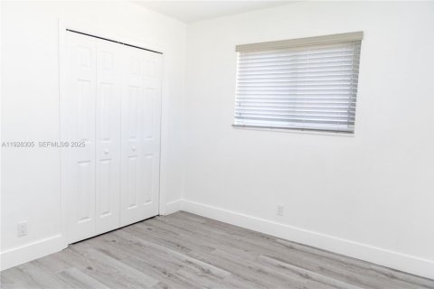 Villa ou maison à vendre à Lauderhill, Floride: 3 chambres, 133.69 m2 № 1988337 - photo 11