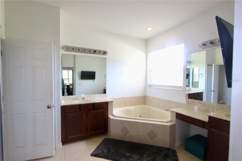 Villa ou maison à vendre à Apopka, Floride: 4 chambres, 240.52 m2 № 1905674 - photo 16