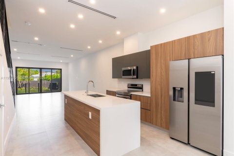 Купить таунхаус в Форт-Лодердейл, Флорида 3 спальни, 144м2, № 2065765 - фото 5