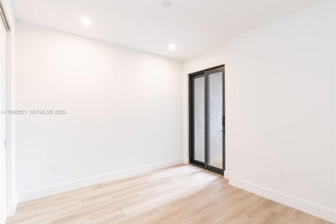 Купить таунхаус в Форт-Лодердейл, Флорида 3 спальни, 144м2, № 2065765 - фото 16