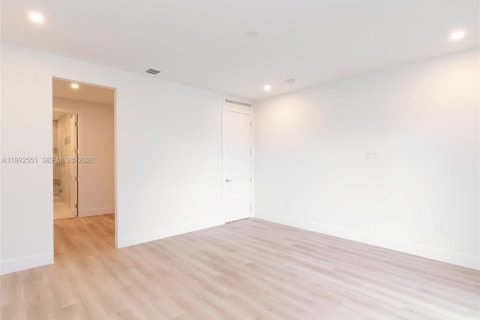 Купить таунхаус в Форт-Лодердейл, Флорида 3 спальни, 144м2, № 2065765 - фото 19