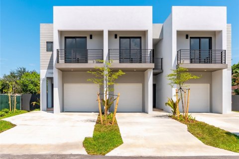 Таунхаус в Форт-Лодердейл, Флорида 3 спальни, 144м2 № 2065765