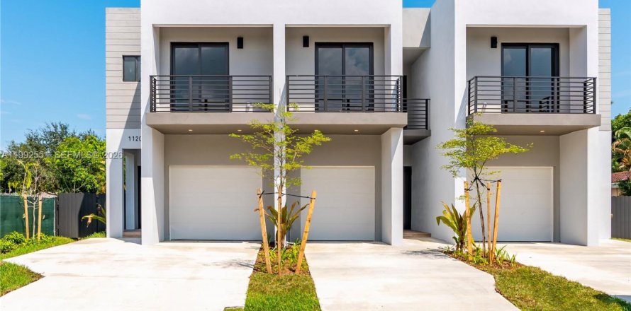 Таунхаус в Форт-Лодердейл, Флорида 3 спальни, 144м2 № 2065765