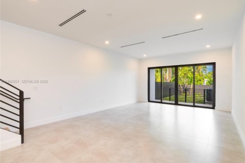 Купить таунхаус в Форт-Лодердейл, Флорида 3 спальни, 144м2, № 2065765 - фото 11