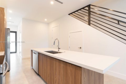 Купить таунхаус в Форт-Лодердейл, Флорида 3 спальни, 144м2, № 2065765 - фото 10