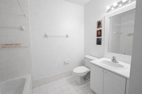 Townhouse in Miramar, Florida 3 bedrooms, 134.71 sq.m. № 2040083 - photo 21