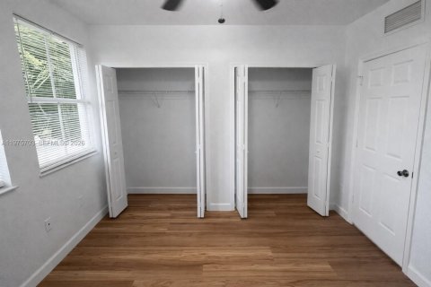 Townhouse in Miramar, Florida 3 bedrooms, 134.71 sq.m. № 2040083 - photo 20