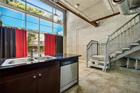 Condo in Gainesville, Florida, 3 bedrooms № 2199166 - photo 17