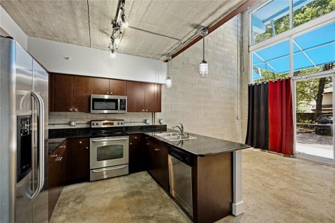 Condo in Gainesville, Florida, 3 bedrooms № 2199166 - photo 15