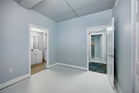 Condo in Gainesville, Florida, 3 bedrooms № 2199166 - photo 27