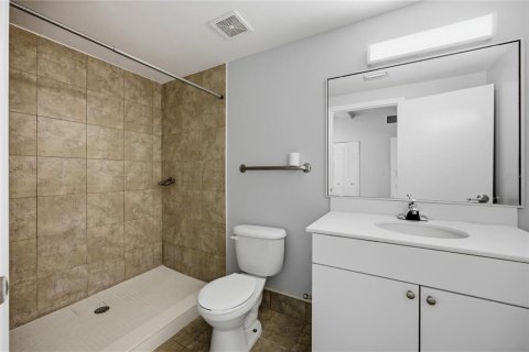 Condo in Gainesville, Florida, 3 bedrooms № 2199166 - photo 28