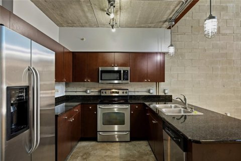 Condo in Gainesville, Florida, 3 bedrooms № 2199166 - photo 14