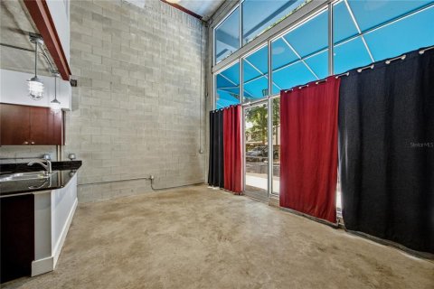 Condo in Gainesville, Florida, 3 bedrooms № 2199166 - photo 9