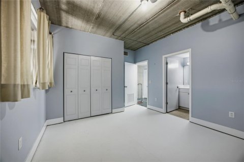 Condo in Gainesville, Florida, 3 bedrooms № 2199166 - photo 30