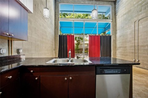 Condo in Gainesville, Florida, 3 bedrooms № 2199166 - photo 18