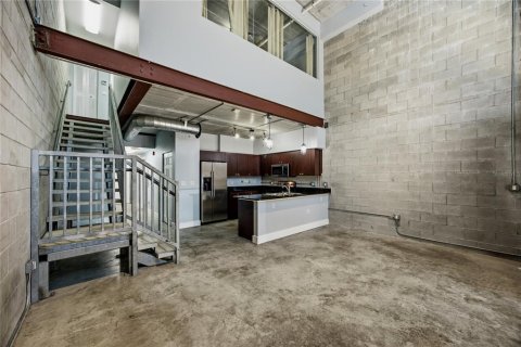 Condo in Gainesville, Florida, 3 bedrooms № 2199166 - photo 7