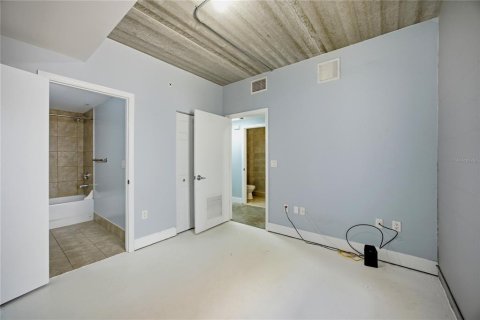 Condo in Gainesville, Florida, 3 bedrooms № 2199166 - photo 22