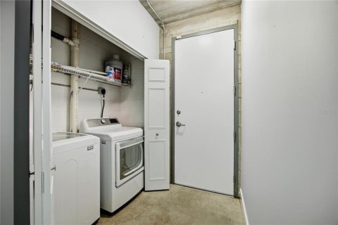 Condo in Gainesville, Florida, 3 bedrooms № 2199166 - photo 25