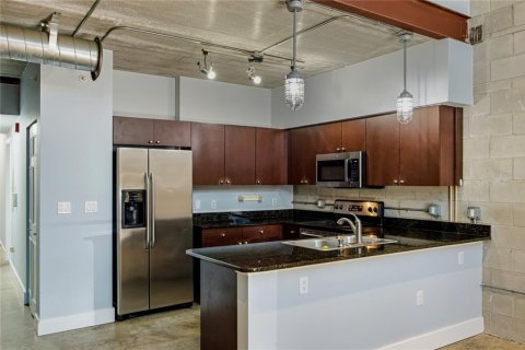 Condo in Gainesville, Florida, 3 bedrooms № 2199166 - photo 13