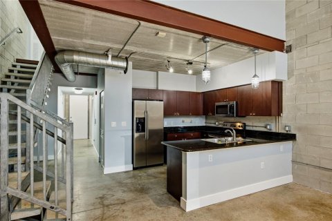 Condo in Gainesville, Florida, 3 bedrooms № 2199166 - photo 12