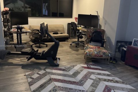 Townhouse in Miami, Florida 3 bedrooms, 324.51 sq.m. № 1987084 - photo 15