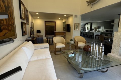 Купить таунхаус в Майами, Флорида 3 спальни, 324.51м2, № 1987084 - фото 22